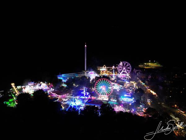 Der Rummel am Zürcher Knabenschiessen geht erst richtig los, wenn die Sonne untergegangen ist